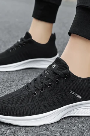 Men's shoes spring new trend men's shoes breathable lace-up running shoes Korean version of light casual walking shoes